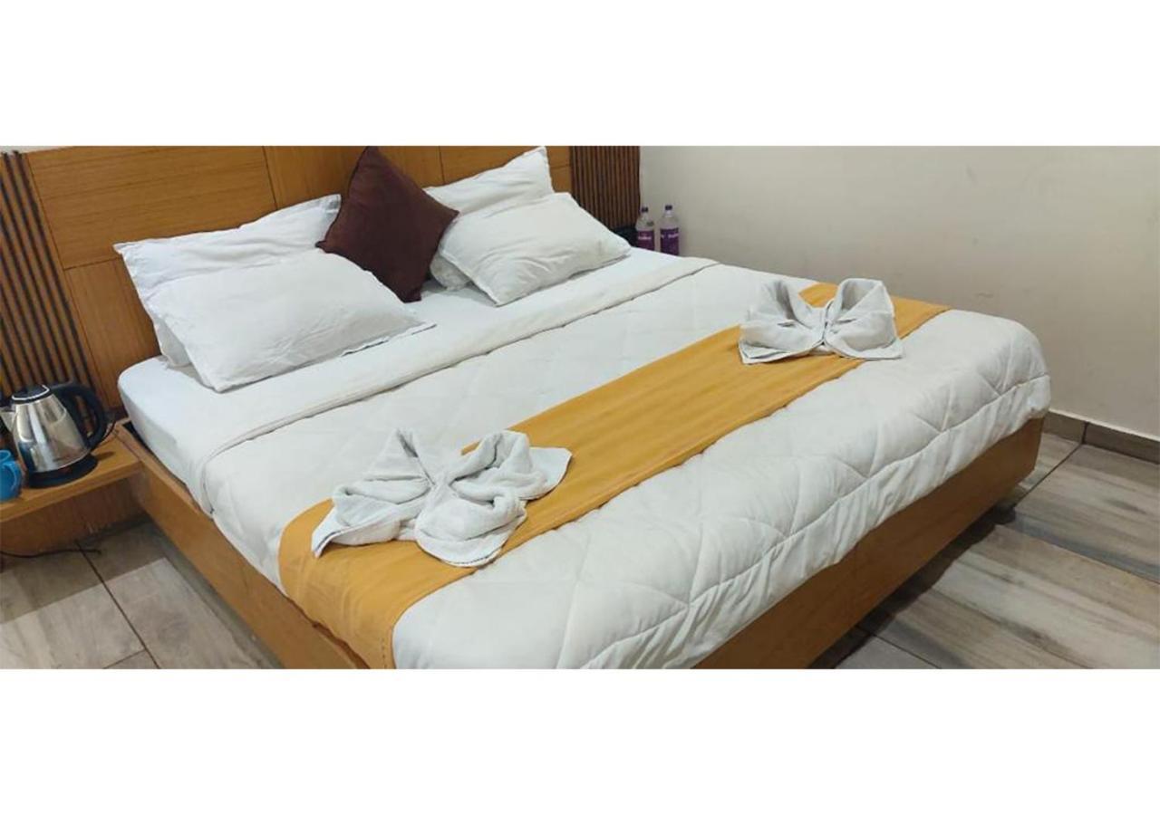 سورات Shree Murlidhar Guest House المظهر الخارجي الصورة