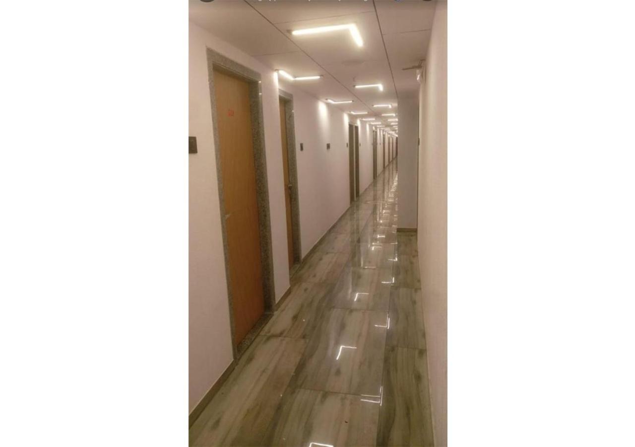 سورات Shree Murlidhar Guest House المظهر الخارجي الصورة