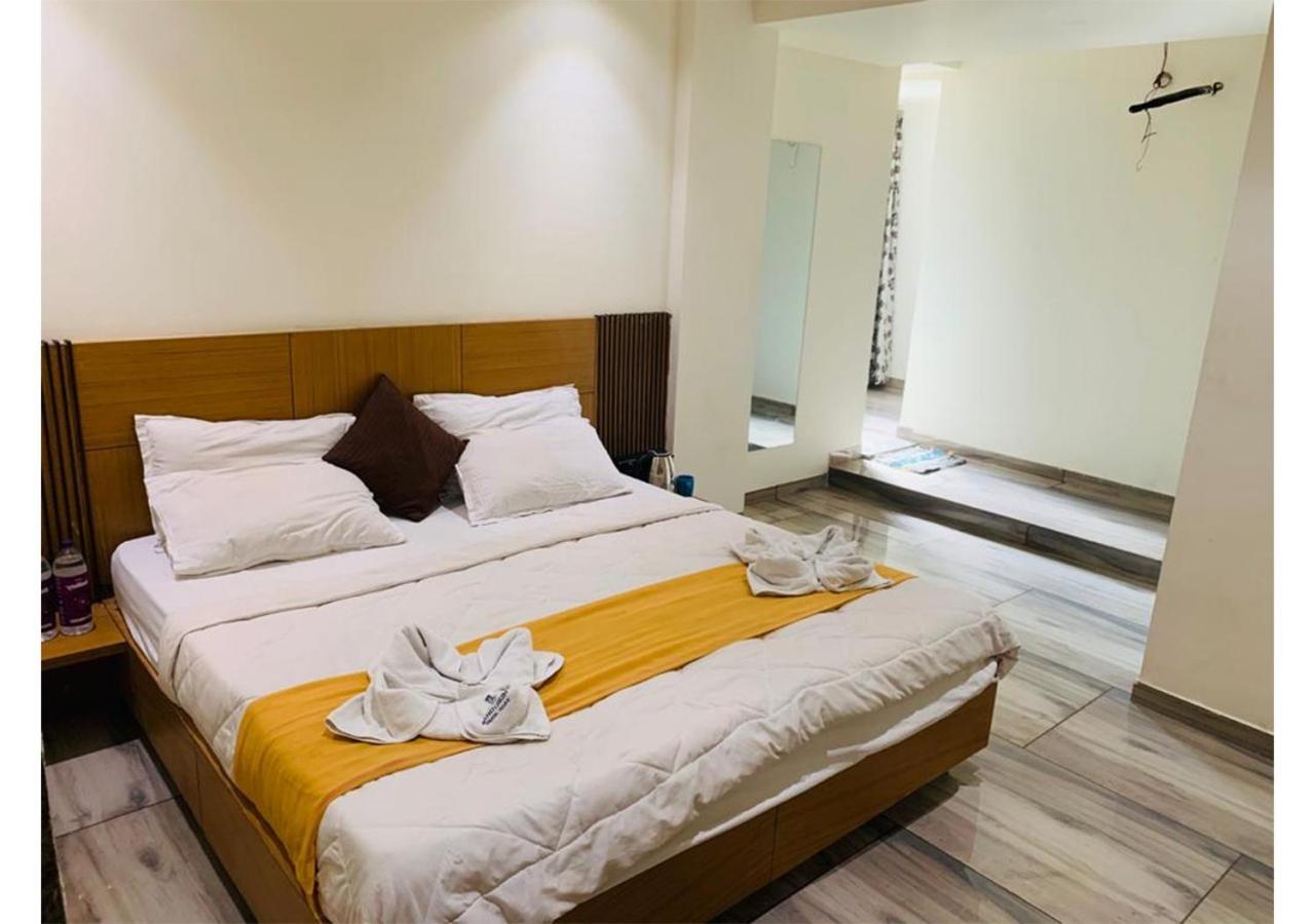 سورات Shree Murlidhar Guest House المظهر الخارجي الصورة